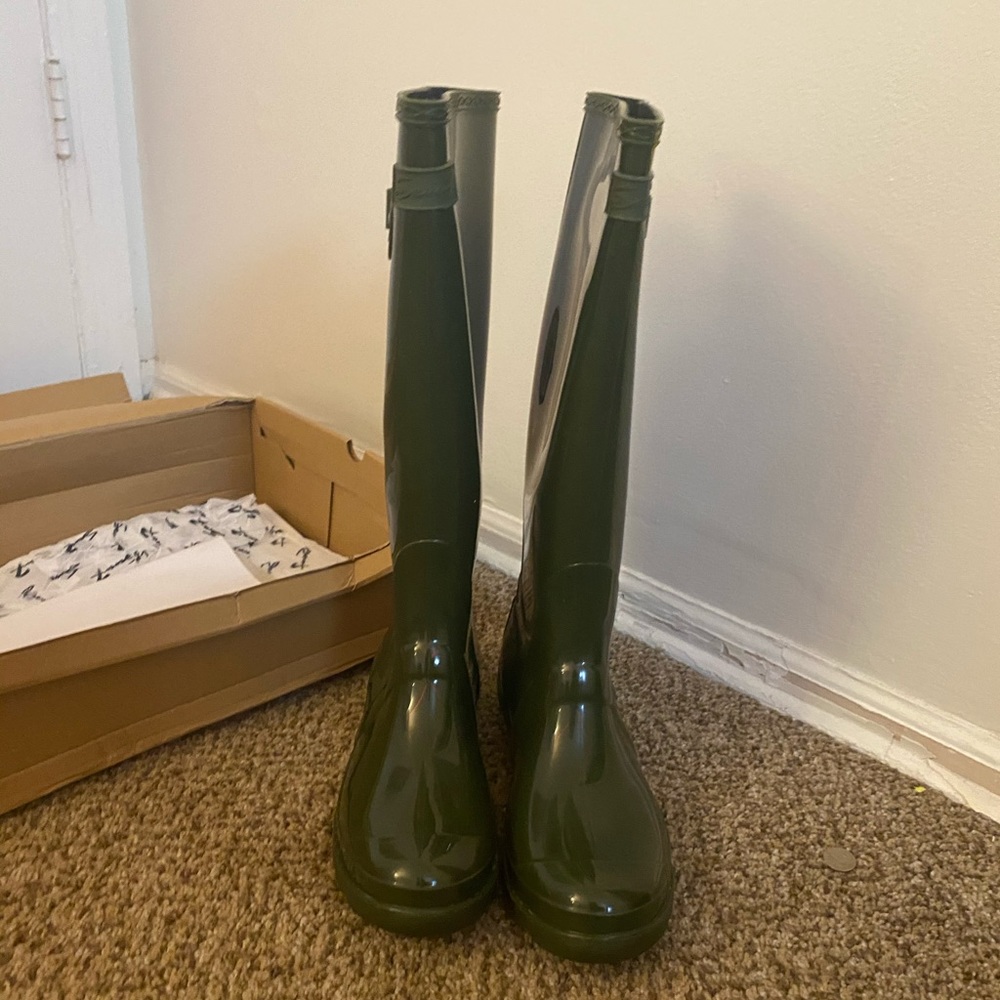 Seven7 Women’s Rain Boots.